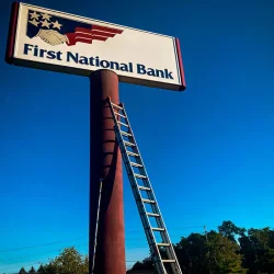 2022_terry_hohman_painting-bank_sign_700w