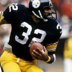 franco_harris_running_the_ball