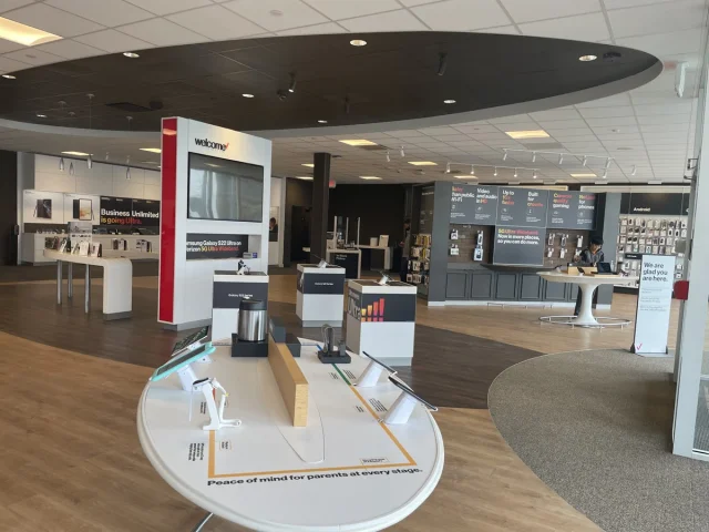 Verizon Wireless Store (Ross Township)